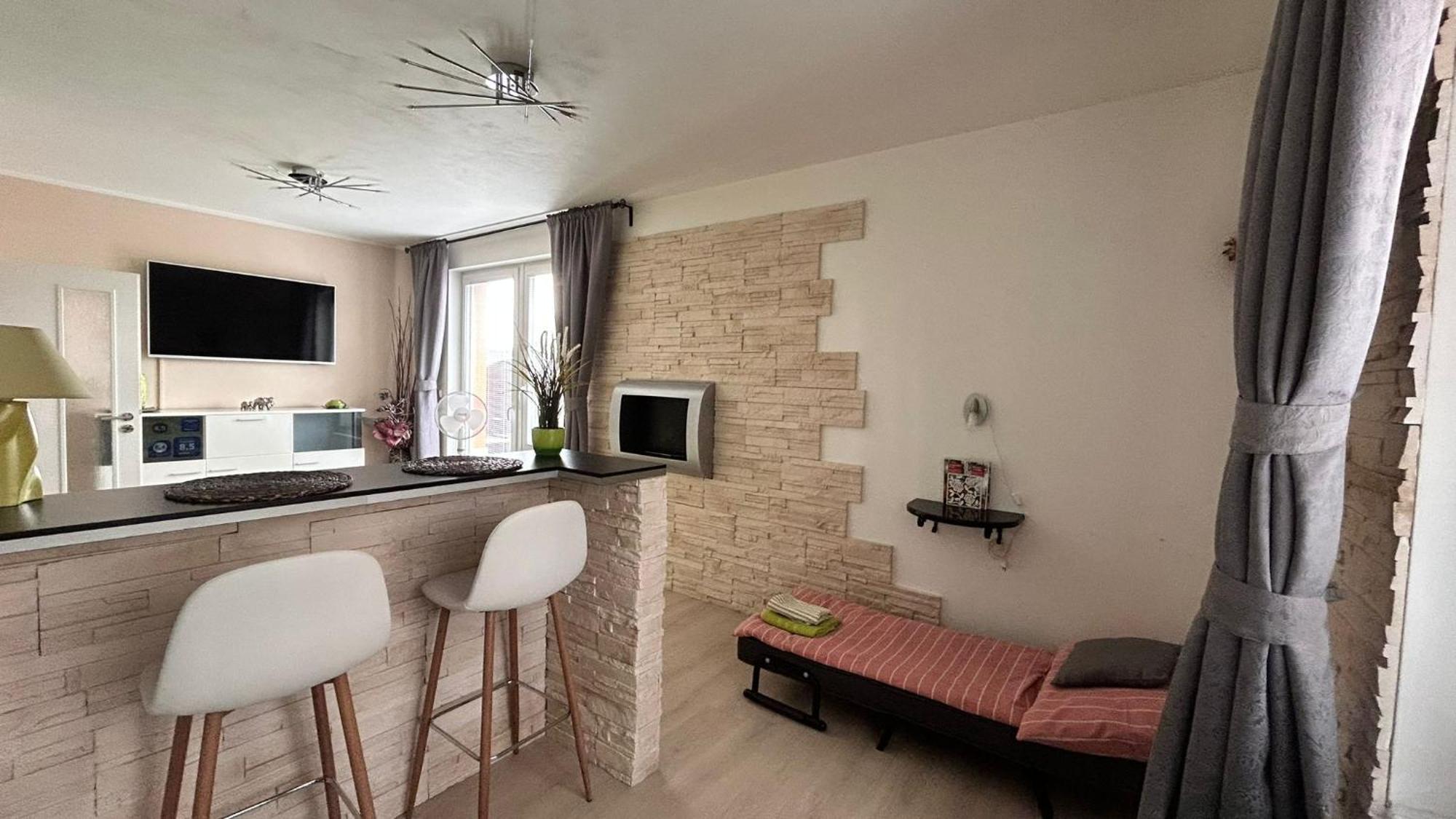 Bastien Studio Near Airport Прага Экстерьер фото
