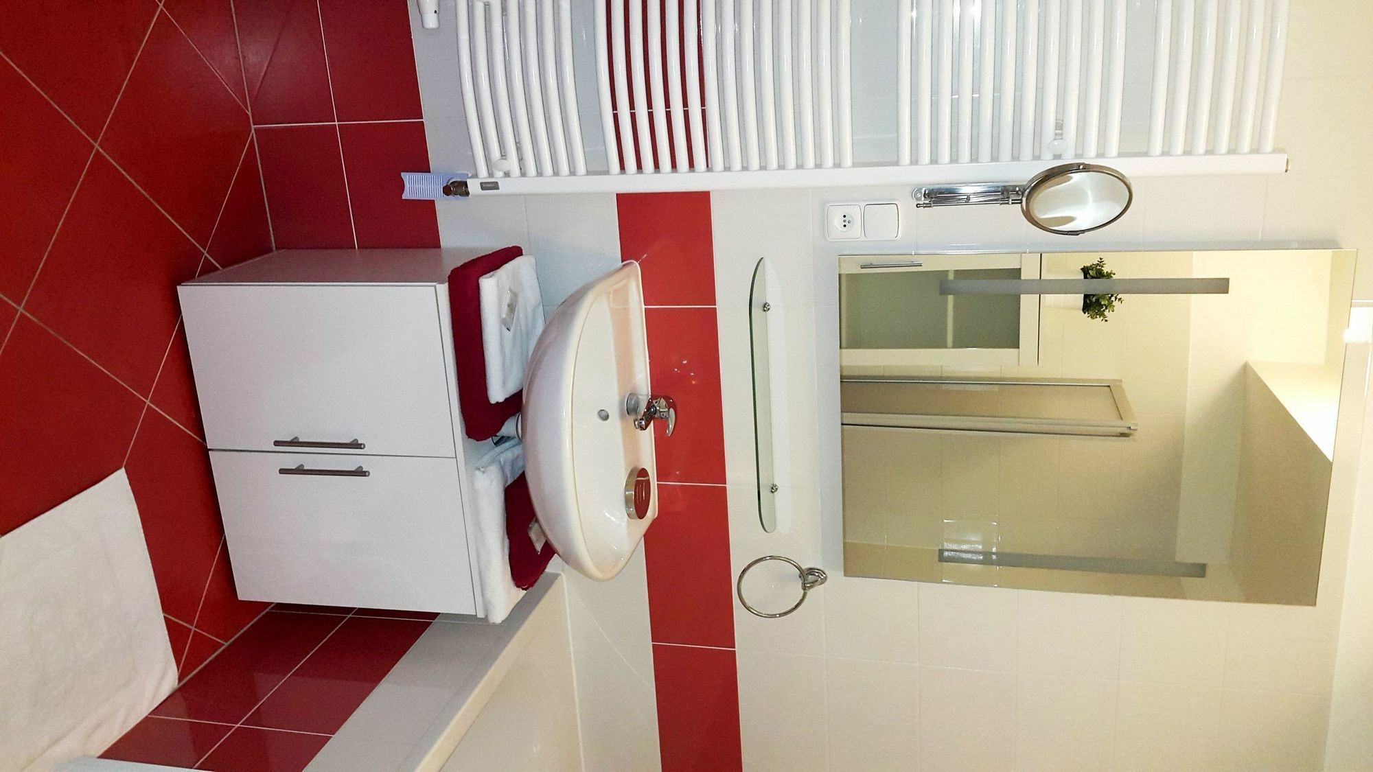 Bastien Studio Near Airport Прага Экстерьер фото